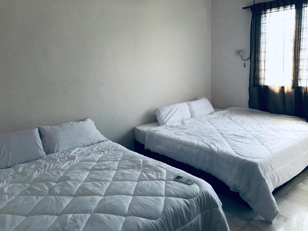 Cozy And Comfortable Homestay In สุไหงซีปุต ภายนอก รูปภาพ