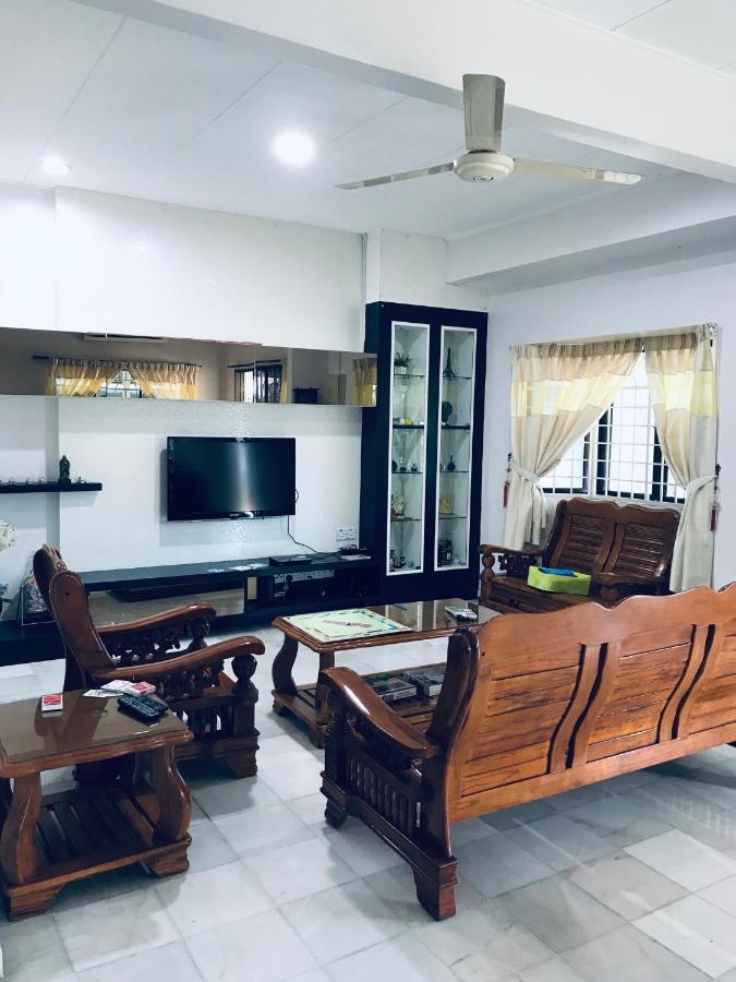 Cozy And Comfortable Homestay In สุไหงซีปุต ภายนอก รูปภาพ
